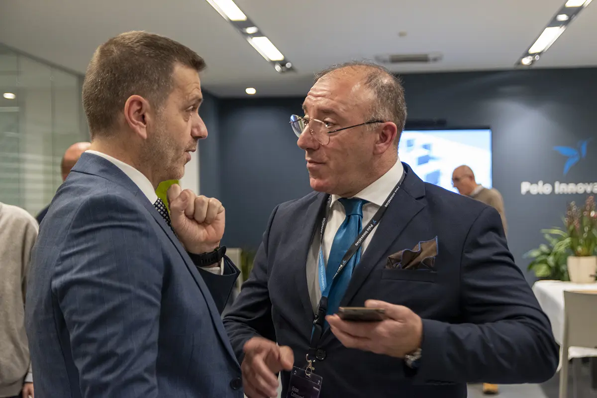 Aperitivo tra Umanoidi e Robotica Mobile Humans 4 Humans: Collaborazione - Polo innovativo