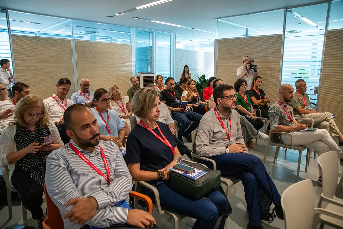 Azienda Intelligente: masterclass Simest: Pubblico - Polo innovativo